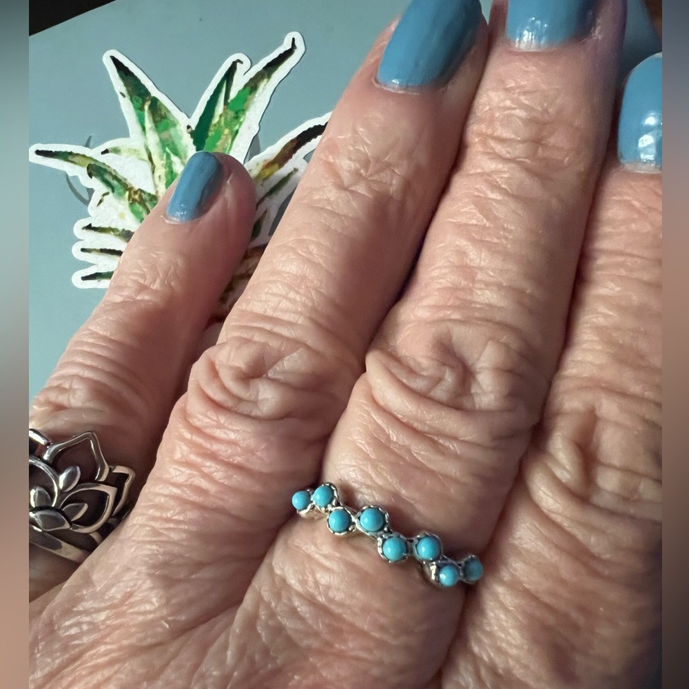 🆕️ Mermaid Kisses ring